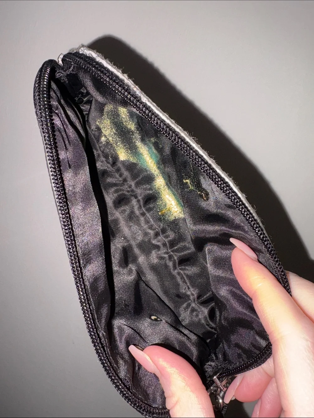 *FLAWED* Victoria Secret ANGELS Runway Collection makeup bag